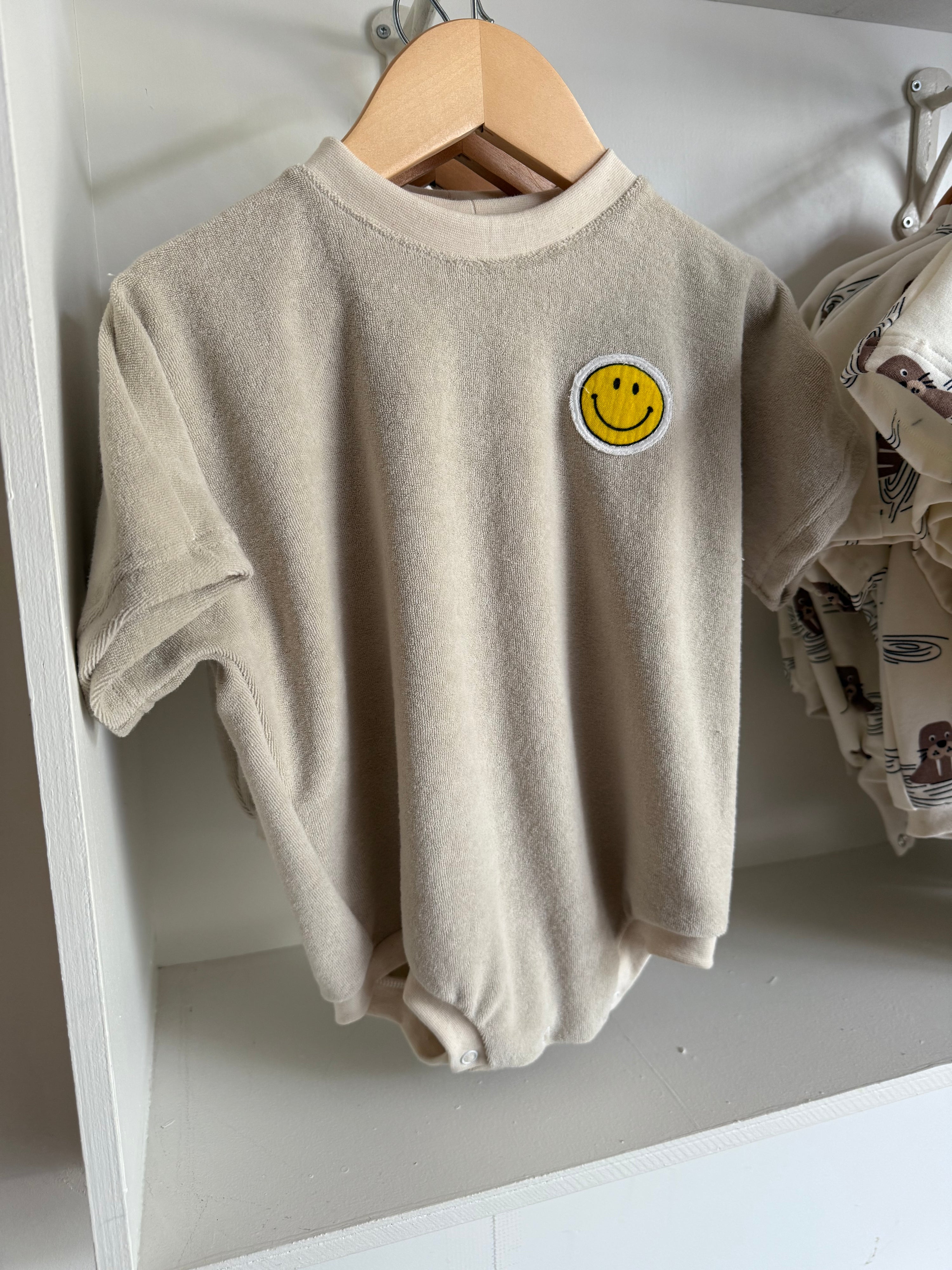 Romper smiley spons - beige