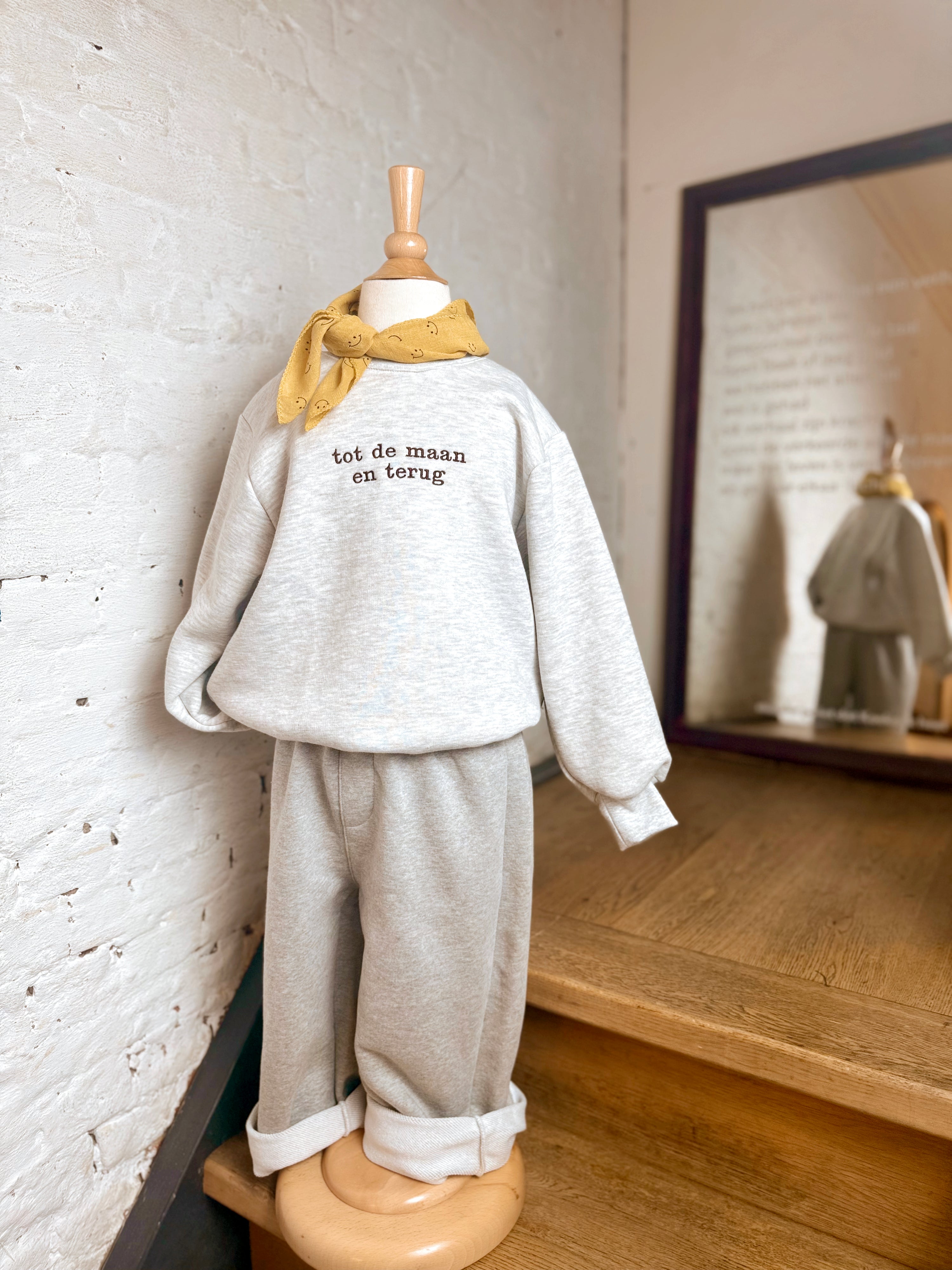 PRE ORDER Sweater melange beige - tot aan de maan & terug