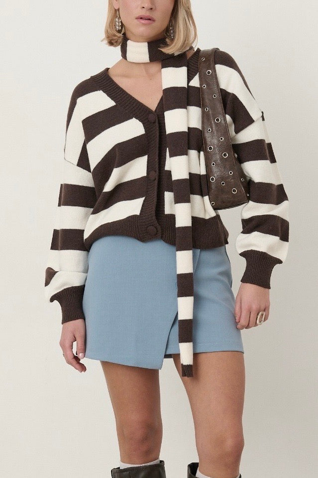 Striped sweater + sjaal