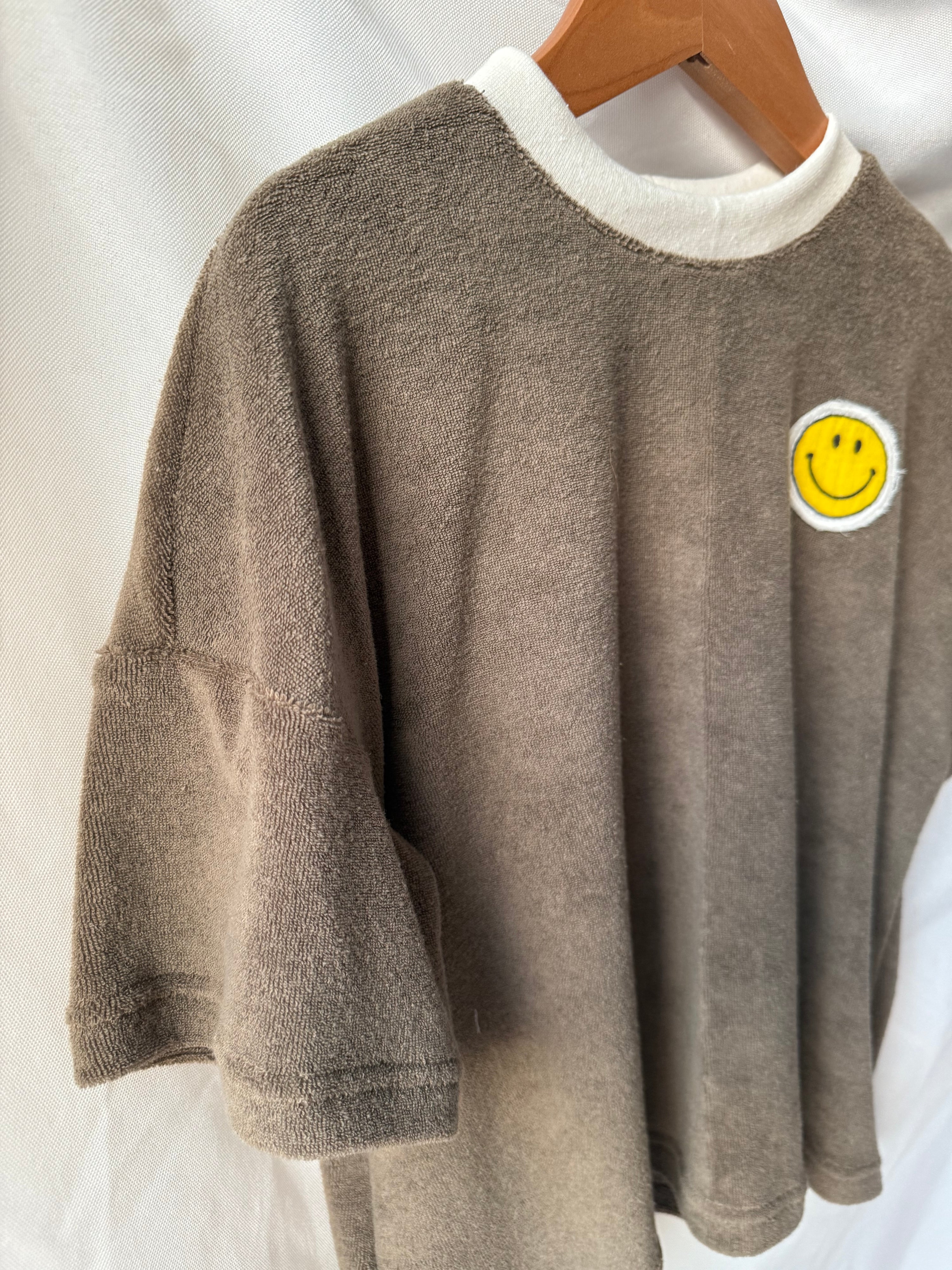 T-shirt smiley spons - bruin