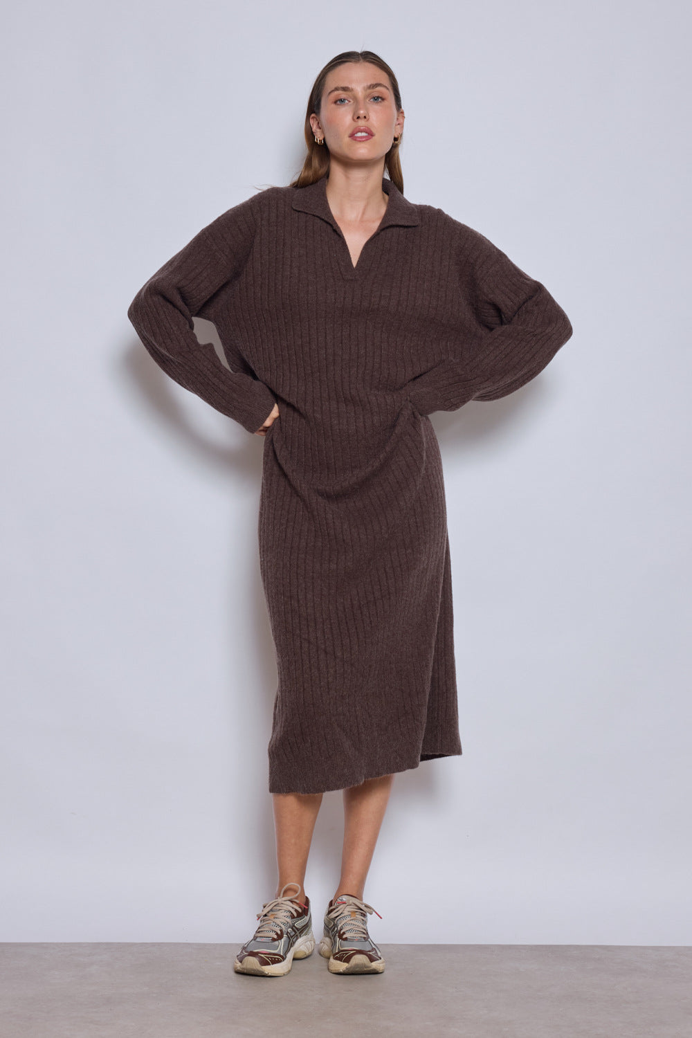 robe-midi-en-maille-cotelee_chocolat_68d3c1f4b5636.jpg