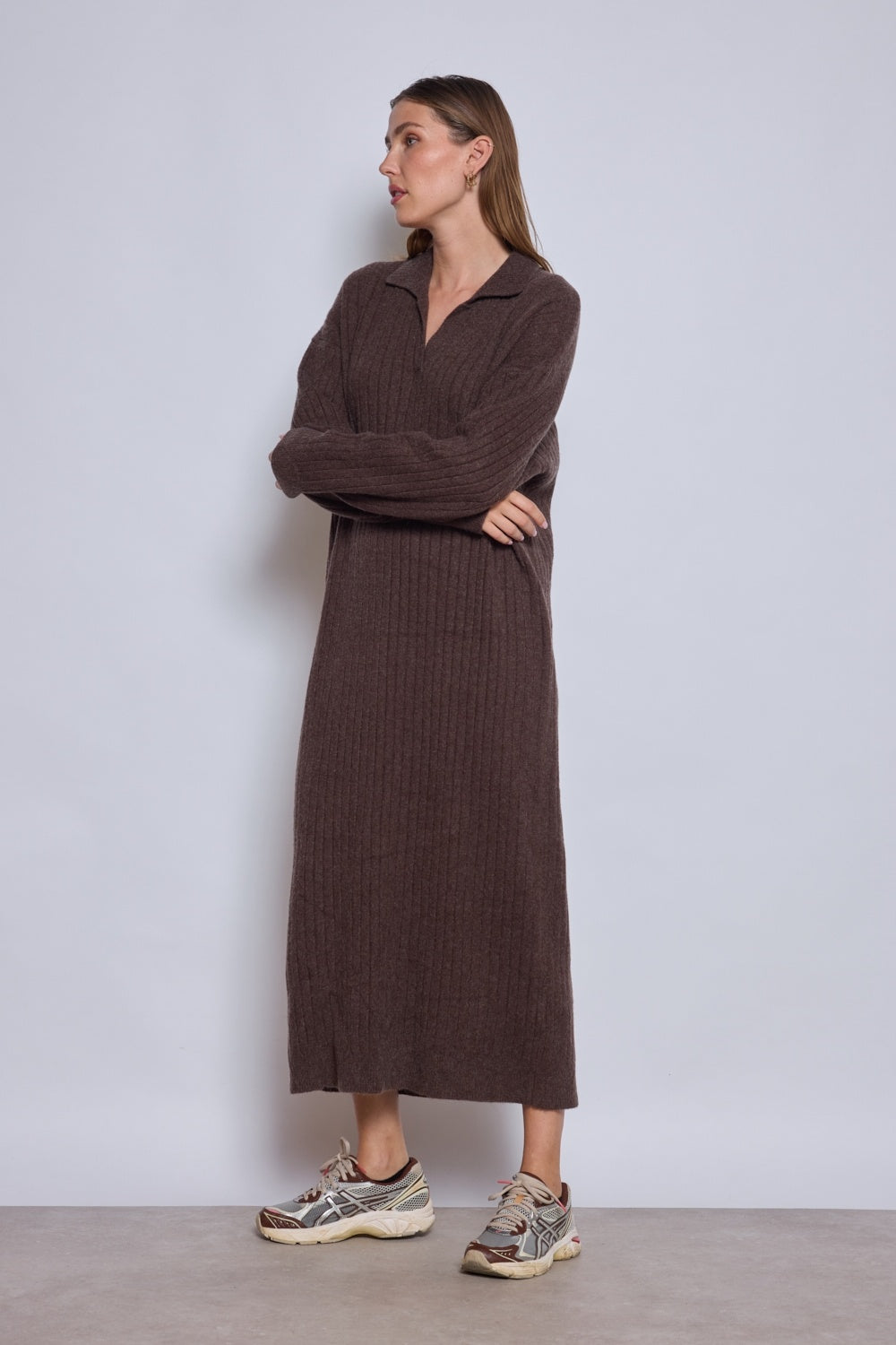 robe-midi-en-maille-cotelee_chocolat_68d3c1f92e6c2.jpg